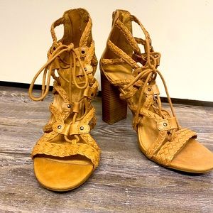 Women size 10 sandal